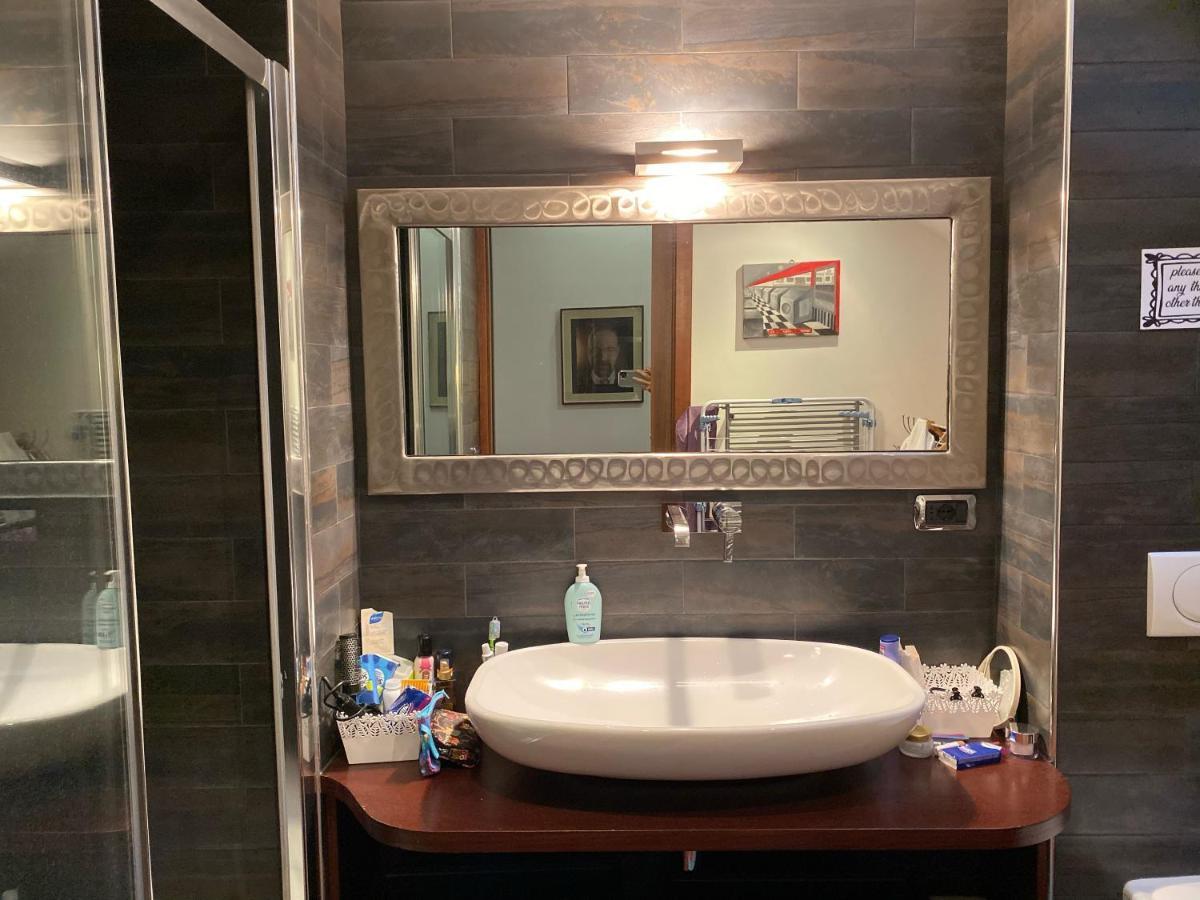 טורינו Modern Apartment Piazza Statuto Porta Susa Fs מראה חיצוני תמונה
